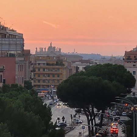 Sunny Sunset Apartment Rome Bagian luar foto