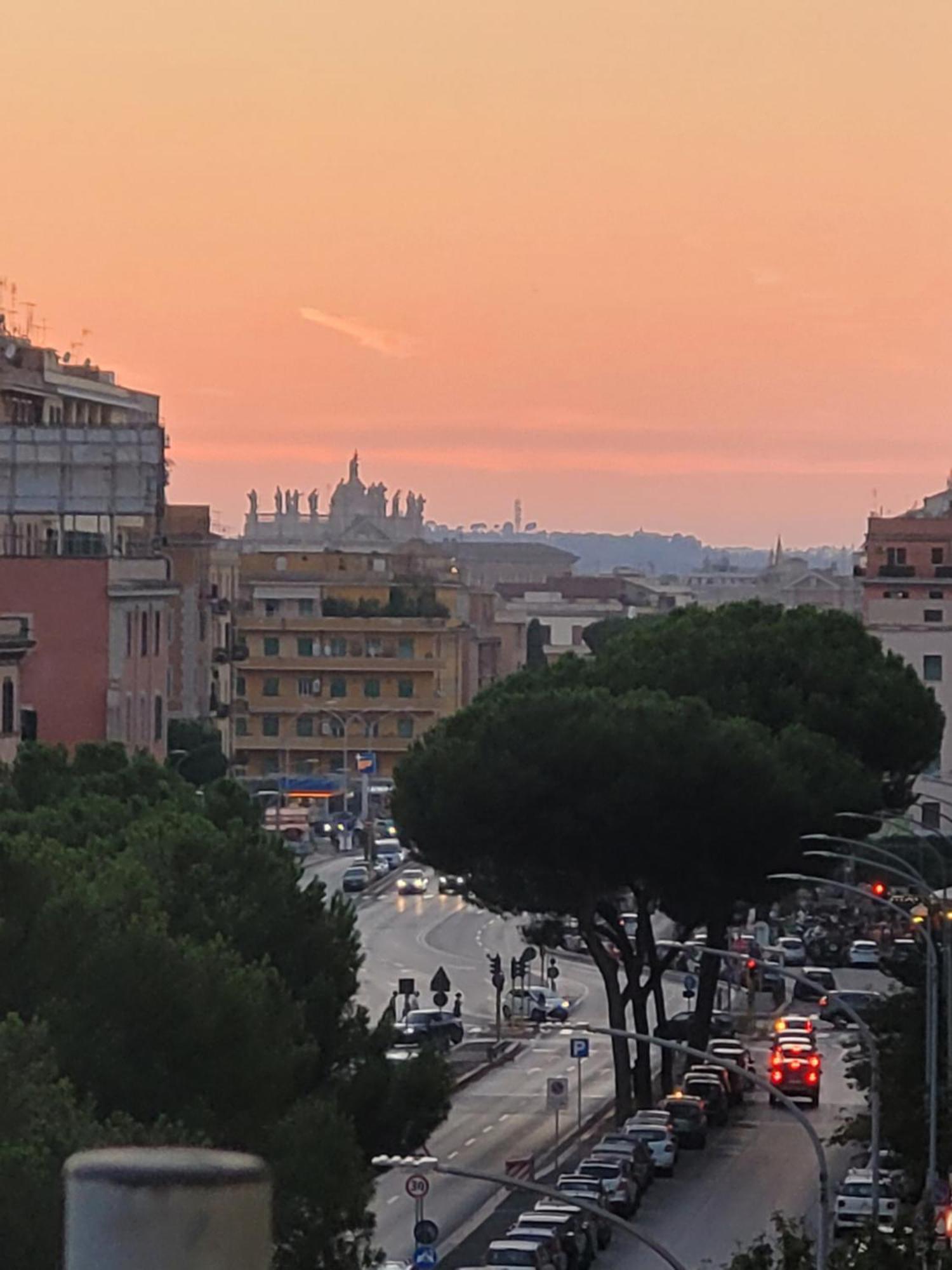 Sunny Sunset Apartment Rome Bagian luar foto